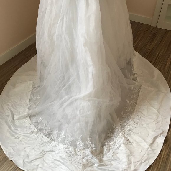 Alfred Angelo Sleeveless Mesh Satin Beaded Bodice Bridal Gown Tulle Skirt Train - Picture 6 of 11
